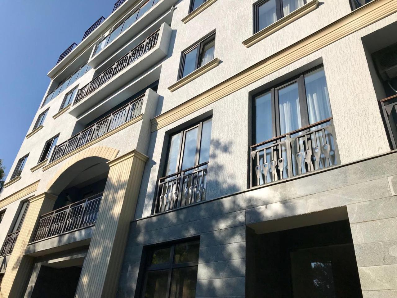 City Center Apartments By Happy Place Tbilissi Extérieur photo